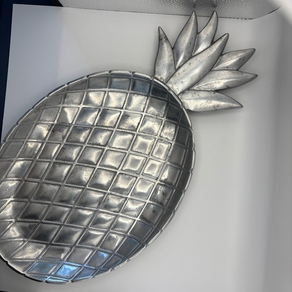 Silver Pineapple Pewter Serveware Platter - Picture 2 of 5